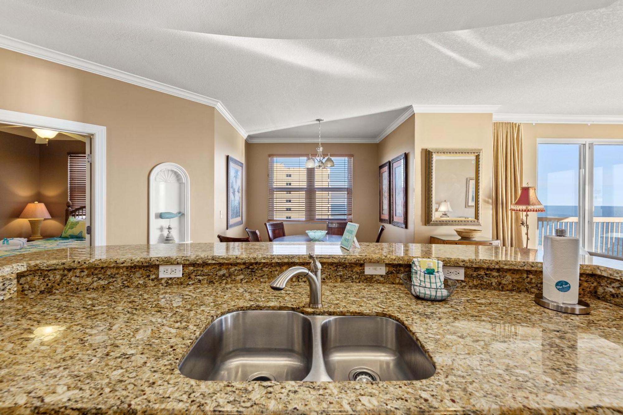 Gulf Front Master Bedroom! 2 Pools & Hot Tubs! Sleeps 8! Panama City Beach Esterno foto